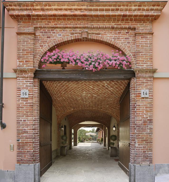 Ristorante Albergo Ca' Vittoria Tigliole Exterior foto