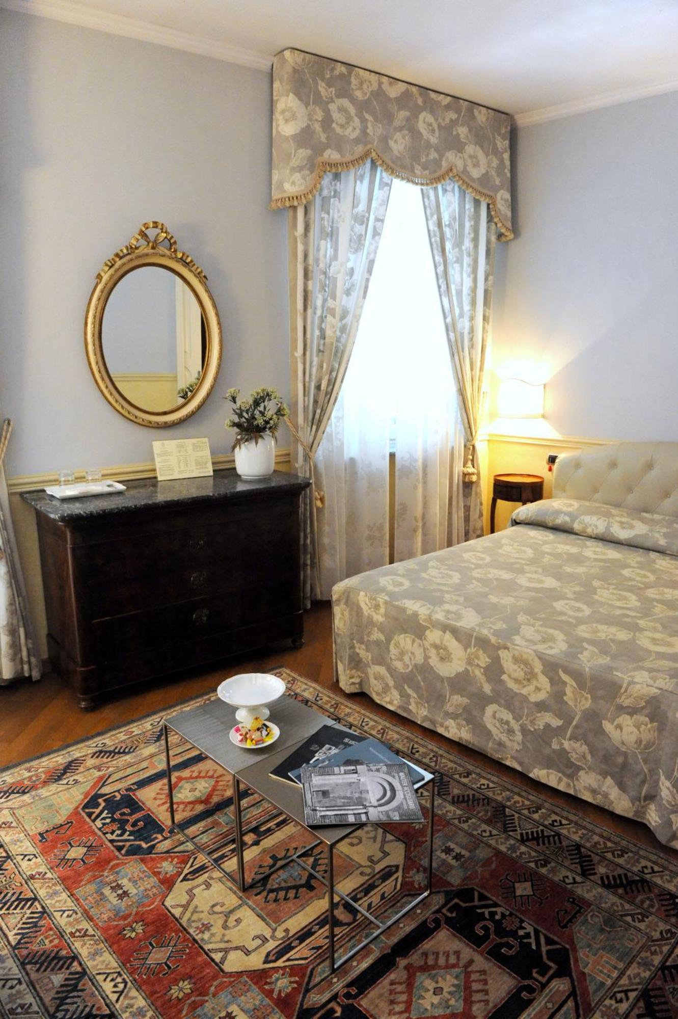 Ristorante Albergo Ca' Vittoria Tigliole Habitación foto